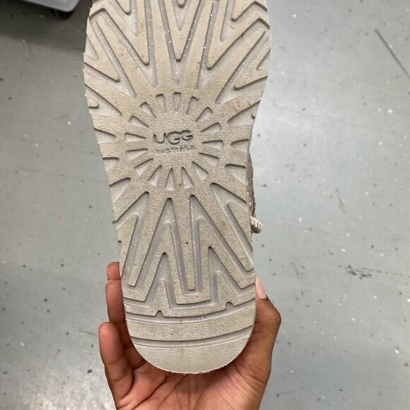 UGG silver sequence boots women’s size 6 - Picture 7 of 7